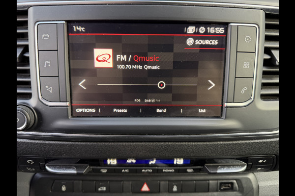 Citroën Jumpy 2.0 BlueHDI 123PK EURO 6 DARK EDITION CarPlay/achteruitrijcamera/trekhaak Citroën Jumpy 2.0 BlueHDI 123PK EURO 6 DARK EDITION CarPlay/achteruitrijcamera/trekhaak