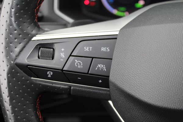 Seat Tarraco 1.4 TSI 245pk e-Hybrid PHEV FR Business Intense DSG6 SoH 91% NL-Auto NAP BTW Panoramadak Clima Cruise Navi 360 Camera Trekhaak 1800kg Seat Tarraco 1.4 TSI 245pk e-Hybrid PHEV FR Business Intense DSG6 SoH 91% NL-Auto NAP BTW Panoramadak Clima Cruise Navi 360 Camera Trekhaak 1800kg