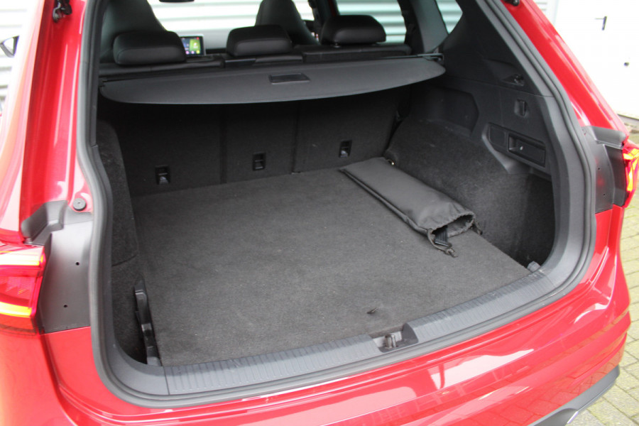 Seat Tarraco 1.4 TSI 245pk e-Hybrid PHEV FR Business Intense DSG6 SoH 91% NL-Auto NAP BTW Panoramadak Clima Cruise Navi 360 Camera Trekhaak 1800kg Seat Tarraco 1.4 TSI 245pk e-Hybrid PHEV FR Business Intense DSG6 SoH 91% NL-Auto NAP BTW Panoramadak Clima Cruise Navi 360 Camera Trekhaak 1800kg