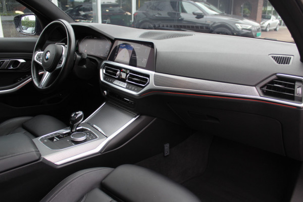 BMW 3-serie 320e Business Ed. M Sport / Camera / Leder / Harman Kardon / 19'' / CarPlay / DAB / Cruise Control BMW 3-serie 320e Business Ed. M Sport / Camera / Leder / Harman Kardon / 19'' / CarPlay / DAB / Cruise Control