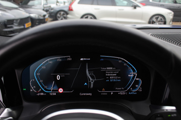 BMW 3-serie 320e Business Ed. M Sport / Camera / Leder / Harman Kardon / 19'' / CarPlay / DAB / Cruise Control BMW 3-serie 320e Business Ed. M Sport / Camera / Leder / Harman Kardon / 19'' / CarPlay / DAB / Cruise Control