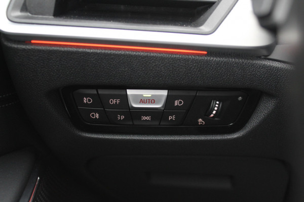 BMW 3-serie 320e Business Ed. M Sport / Camera / Leder / Harman Kardon / 19'' / CarPlay / DAB / Cruise Control BMW 3-serie 320e Business Ed. M Sport / Camera / Leder / Harman Kardon / 19'' / CarPlay / DAB / Cruise Control