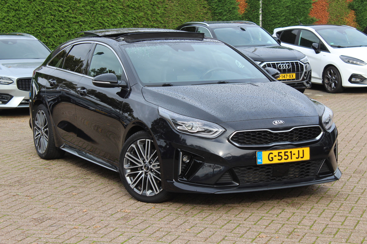 Kia ProCeed 1.4 T-GDI GT-PlusLine / Panoramadak / Camera / Keyless / JBL / 18'' / Apple CarPlay / Stuur+Stoelverwarming / DAB / Dodehoek / ACC Kia ProCeed 1.4 T-GDI GT-PlusLine / Panoramadak / Camera / Keyless / JBL / 18'' / Apple CarPlay / Stuur+Stoelverwarming / DAB / Dodehoek / ACC