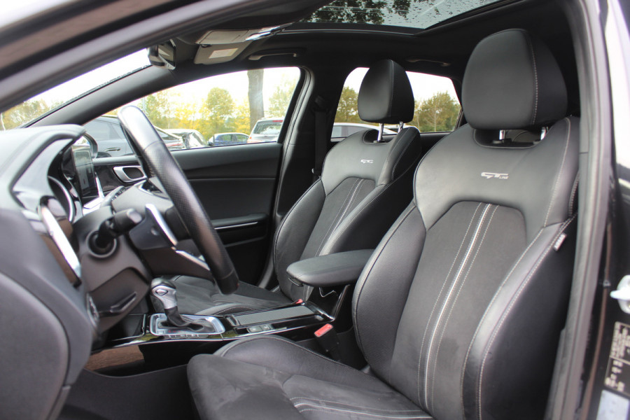 Kia ProCeed 1.4 T-GDI GT-PlusLine / Panoramadak / Camera / Keyless / JBL / 18'' / Apple CarPlay / Stuur+Stoelverwarming / DAB / Dodehoek / ACC