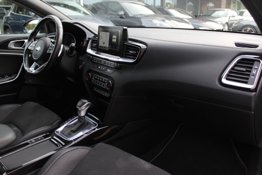 Kia ProCeed 1.4 T-GDI GT-PlusLine / Panoramadak / Camera / Keyless / JBL / 18'' / Apple CarPlay / Stuur+Stoelverwarming / DAB / Dodehoek / ACC