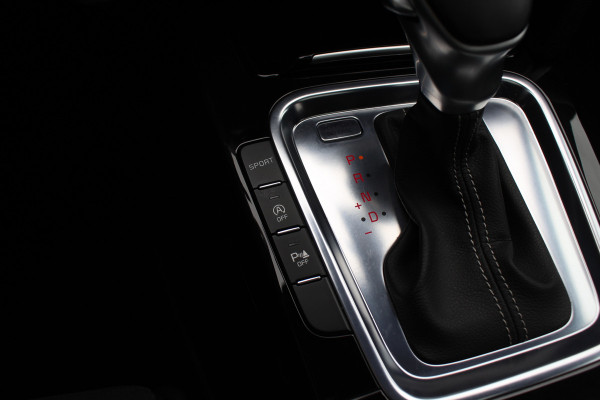 Kia ProCeed 1.4 T-GDI GT-PlusLine / Panoramadak / Camera / Keyless / JBL / 18'' / Apple CarPlay / Stuur+Stoelverwarming / DAB / Dodehoek / ACC