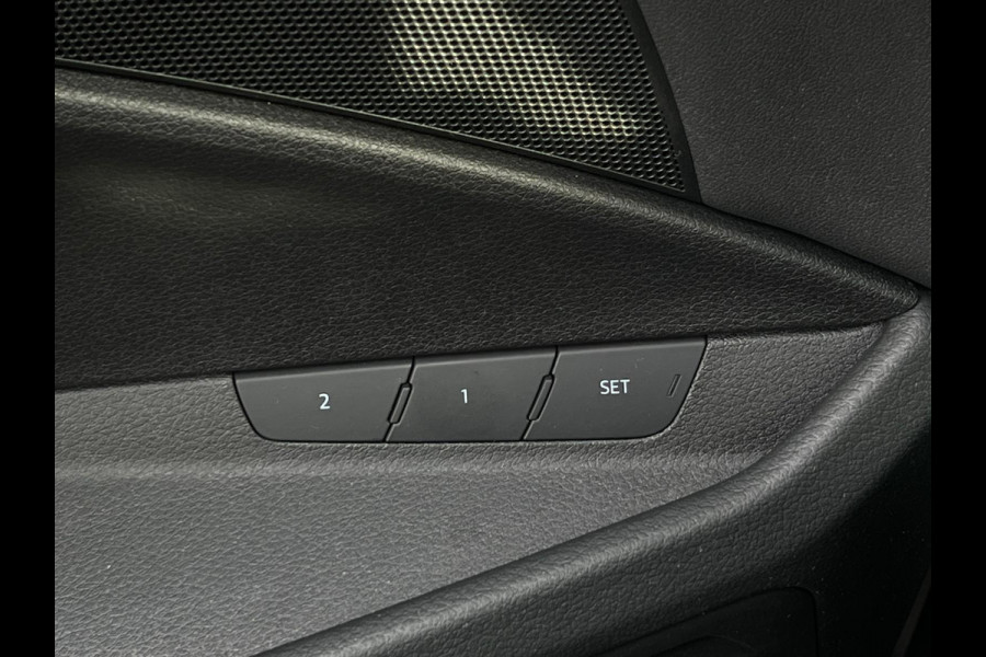 Audi e-tron e-tron 50 quattro Launch edition plus 71 kWh NL-AUTO | LEDER | PANODAK | MEMORY | Audi e-tron e-tron 50 quattro Launch edition plus 71 kWh NL-AUTO | LEDER | PANODAK | MEMORY |