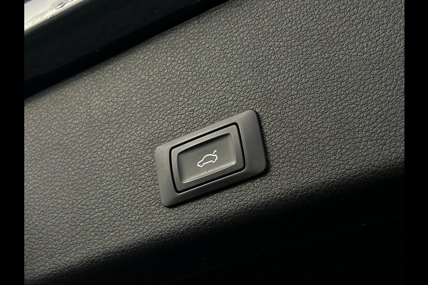 Audi e-tron e-tron 50 quattro Launch edition plus 71 kWh NL-AUTO | LEDER | PANODAK | MEMORY | Audi e-tron e-tron 50 quattro Launch edition plus 71 kWh NL-AUTO | LEDER | PANODAK | MEMORY |