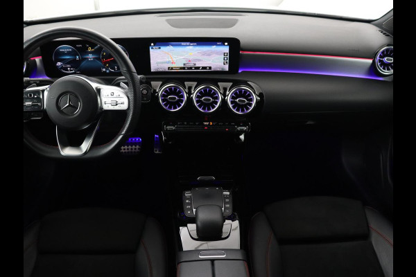Mercedes-Benz A-Klasse 180 AMG | 66.100km NAP | Stoelverwarming | Camera | Sfeerverlichting | Leder/Alcantara | Navigatie | Full LED | Park Assist | Widescreen Mercedes-Benz A-Klasse 180 AMG | 66.100km NAP | Stoelverwarming | Camera | Sfeerverlichting | Leder/Alcantara | Navigatie | Full LED | Park Assist | Widescreen