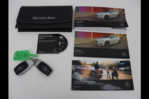 Mercedes-Benz A-Klasse 180 AMG | 66.100km NAP | Stoelverwarming | Camera | Sfeerverlichting | Leder/Alcantara | Navigatie | Full LED | Park Assist | Widescreen Mercedes-Benz A-Klasse 180 AMG | 66.100km NAP | Stoelverwarming | Camera | Sfeerverlichting | Leder/Alcantara | Navigatie | Full LED | Park Assist | Widescreen