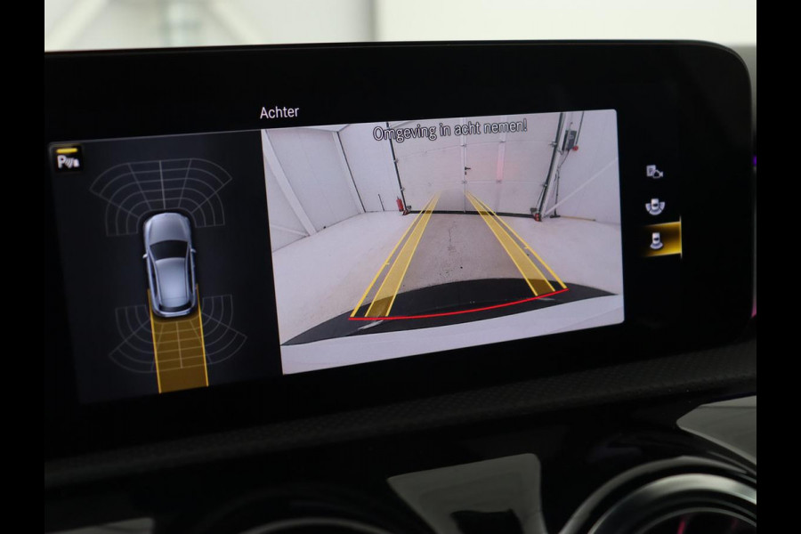 Mercedes-Benz A-Klasse 180 AMG | 66.100km NAP | Stoelverwarming | Camera | Sfeerverlichting | Leder/Alcantara | Navigatie | Full LED | Park Assist | Widescreen Mercedes-Benz A-Klasse 180 AMG | 66.100km NAP | Stoelverwarming | Camera | Sfeerverlichting | Leder/Alcantara | Navigatie | Full LED | Park Assist | Widescreen