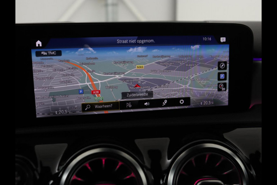 Mercedes-Benz A-Klasse 180 AMG | 66.100km NAP | Stoelverwarming | Camera | Sfeerverlichting | Leder/Alcantara | Navigatie | Full LED | Park Assist | Widescreen Mercedes-Benz A-Klasse 180 AMG | 66.100km NAP | Stoelverwarming | Camera | Sfeerverlichting | Leder/Alcantara | Navigatie | Full LED | Park Assist | Widescreen