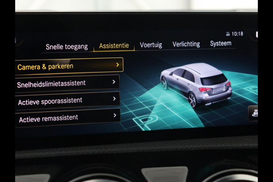 Mercedes-Benz A-Klasse 180 AMG | 66.100km NAP | Stoelverwarming | Camera | Sfeerverlichting | Leder/Alcantara | Navigatie | Full LED | Park Assist | Widescreen Mercedes-Benz A-Klasse 180 AMG | 66.100km NAP | Stoelverwarming | Camera | Sfeerverlichting | Leder/Alcantara | Navigatie | Full LED | Park Assist | Widescreen