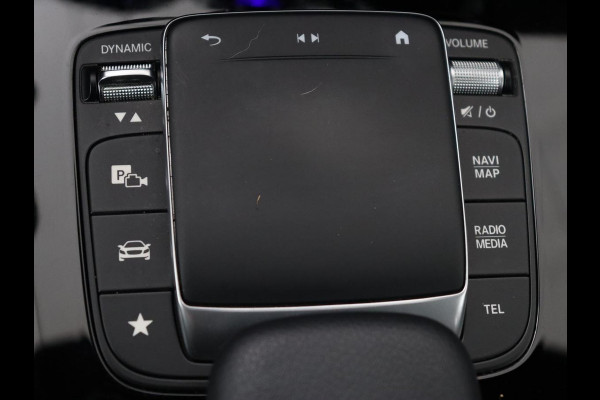 Mercedes-Benz A-Klasse 180 AMG | 66.100km NAP | Stoelverwarming | Camera | Sfeerverlichting | Leder/Alcantara | Navigatie | Full LED | Park Assist | Widescreen Mercedes-Benz A-Klasse 180 AMG | 66.100km NAP | Stoelverwarming | Camera | Sfeerverlichting | Leder/Alcantara | Navigatie | Full LED | Park Assist | Widescreen