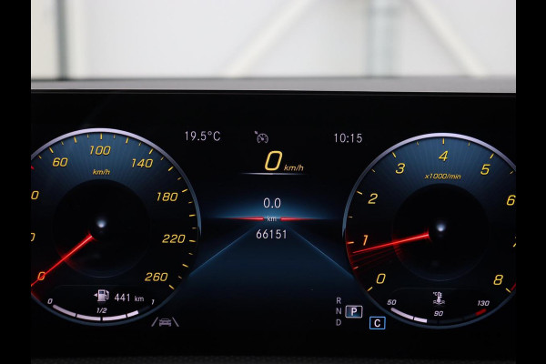 Mercedes-Benz A-Klasse 180 AMG | 66.100km NAP | Stoelverwarming | Camera | Sfeerverlichting | Leder/Alcantara | Navigatie | Full LED | Park Assist | Widescreen Mercedes-Benz A-Klasse 180 AMG | 66.100km NAP | Stoelverwarming | Camera | Sfeerverlichting | Leder/Alcantara | Navigatie | Full LED | Park Assist | Widescreen