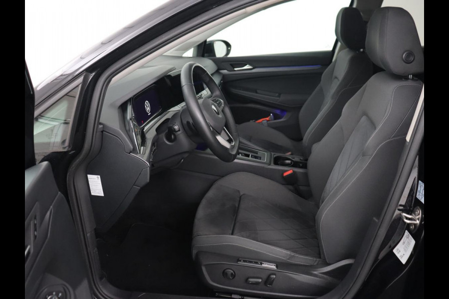 Volkswagen Golf 1.5 eTSI Style | Panoramadak | Stoelverwarming | Trekhaak | Massage | Matrix LED | Camera | Carplay | Keyless | Demping Adaptief | Memory | Navigatie | Park Assist | File Assistent Volkswagen Golf 1.5 eTSI Style | Panoramadak | Stoelverwarming | Trekhaak | Massage | Matrix LED | Camera | Carplay | Keyless | Demping Adaptief | Memory | Navigatie | Park Assist | File Assistent