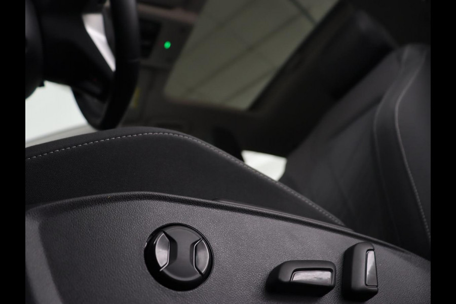 Volkswagen Golf 1.5 eTSI Style | Panoramadak | Stoelverwarming | Trekhaak | Massage | Matrix LED | Camera | Carplay | Keyless | Demping Adaptief | Memory | Navigatie | Park Assist | File Assistent Volkswagen Golf 1.5 eTSI Style | Panoramadak | Stoelverwarming | Trekhaak | Massage | Matrix LED | Camera | Carplay | Keyless | Demping Adaptief | Memory | Navigatie | Park Assist | File Assistent