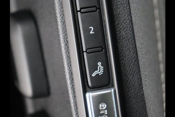 Volkswagen Golf 1.5 eTSI Style | Panoramadak | Stoelverwarming | Trekhaak | Massage | Matrix LED | Camera | Carplay | Keyless | Demping Adaptief | Memory | Navigatie | Park Assist | File Assistent Volkswagen Golf 1.5 eTSI Style | Panoramadak | Stoelverwarming | Trekhaak | Massage | Matrix LED | Camera | Carplay | Keyless | Demping Adaptief | Memory | Navigatie | Park Assist | File Assistent