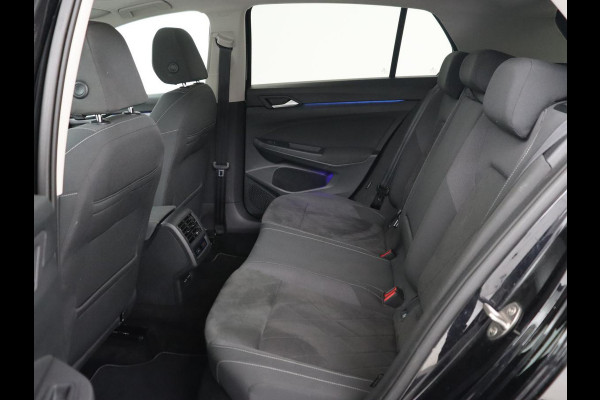 Volkswagen Golf 1.5 eTSI Style | Panoramadak | Stoelverwarming | Trekhaak | Massage | Matrix LED | Camera | Carplay | Keyless | Demping Adaptief | Memory | Navigatie | Park Assist | File Assistent Volkswagen Golf 1.5 eTSI Style | Panoramadak | Stoelverwarming | Trekhaak | Massage | Matrix LED | Camera | Carplay | Keyless | Demping Adaptief | Memory | Navigatie | Park Assist | File Assistent