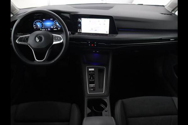 Volkswagen Golf 1.5 eTSI Style | Panoramadak | Stoelverwarming | Trekhaak | Massage | Matrix LED | Camera | Carplay | Keyless | Demping Adaptief | Memory | Navigatie | Park Assist | File Assistent Volkswagen Golf 1.5 eTSI Style | Panoramadak | Stoelverwarming | Trekhaak | Massage | Matrix LED | Camera | Carplay | Keyless | Demping Adaptief | Memory | Navigatie | Park Assist | File Assistent