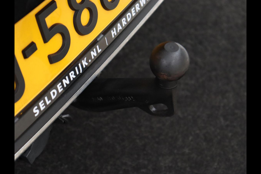 Volkswagen Golf 1.5 eTSI Style | Panoramadak | Stoelverwarming | Trekhaak | Massage | Matrix LED | Camera | Carplay | Keyless | Demping Adaptief | Memory | Navigatie | Park Assist | File Assistent Volkswagen Golf 1.5 eTSI Style | Panoramadak | Stoelverwarming | Trekhaak | Massage | Matrix LED | Camera | Carplay | Keyless | Demping Adaptief | Memory | Navigatie | Park Assist | File Assistent