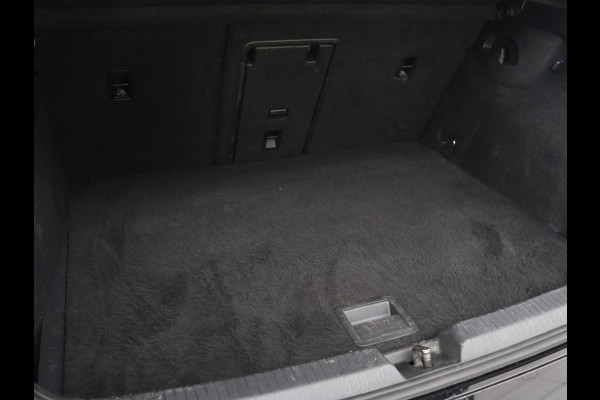 Volkswagen Golf 1.5 eTSI Style | Panoramadak | Stoelverwarming | Trekhaak | Massage | Matrix LED | Camera | Carplay | Keyless | Demping Adaptief | Memory | Navigatie | Park Assist | File Assistent Volkswagen Golf 1.5 eTSI Style | Panoramadak | Stoelverwarming | Trekhaak | Massage | Matrix LED | Camera | Carplay | Keyless | Demping Adaptief | Memory | Navigatie | Park Assist | File Assistent
