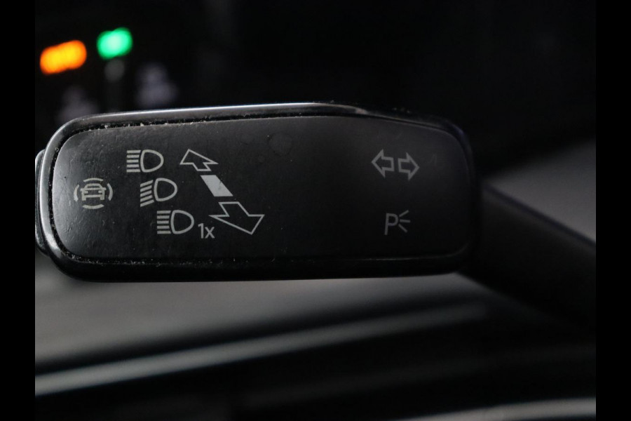 Volkswagen Golf 1.5 eTSI Style | Panoramadak | Stoelverwarming | Trekhaak | Massage | Matrix LED | Camera | Carplay | Keyless | Demping Adaptief | Memory | Navigatie | Park Assist | File Assistent Volkswagen Golf 1.5 eTSI Style | Panoramadak | Stoelverwarming | Trekhaak | Massage | Matrix LED | Camera | Carplay | Keyless | Demping Adaptief | Memory | Navigatie | Park Assist | File Assistent