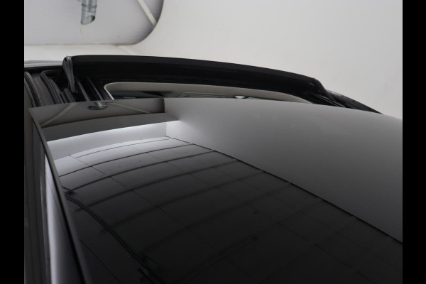 Volkswagen Golf 1.5 eTSI Style | Panoramadak | Stoelverwarming | Trekhaak | Massage | Matrix LED | Camera | Carplay | Keyless | Demping Adaptief | Memory | Navigatie | Park Assist | File Assistent Volkswagen Golf 1.5 eTSI Style | Panoramadak | Stoelverwarming | Trekhaak | Massage | Matrix LED | Camera | Carplay | Keyless | Demping Adaptief | Memory | Navigatie | Park Assist | File Assistent