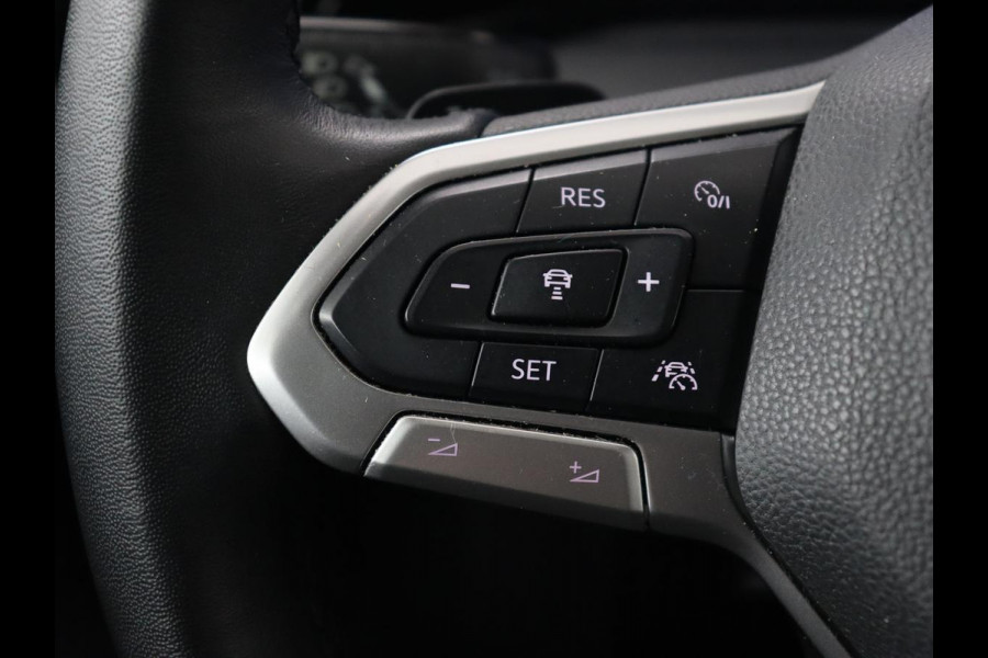 Volkswagen Golf 1.5 eTSI Style | Panoramadak | Stoelverwarming | Trekhaak | Massage | Matrix LED | Camera | Carplay | Keyless | Demping Adaptief | Memory | Navigatie | Park Assist | File Assistent Volkswagen Golf 1.5 eTSI Style | Panoramadak | Stoelverwarming | Trekhaak | Massage | Matrix LED | Camera | Carplay | Keyless | Demping Adaptief | Memory | Navigatie | Park Assist | File Assistent