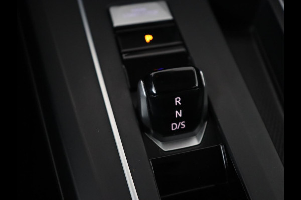 Volkswagen Golf 1.5 eTSI Style | Panoramadak | Stoelverwarming | Trekhaak | Massage | Matrix LED | Camera | Carplay | Keyless | Demping Adaptief | Memory | Navigatie | Park Assist | File Assistent Volkswagen Golf 1.5 eTSI Style | Panoramadak | Stoelverwarming | Trekhaak | Massage | Matrix LED | Camera | Carplay | Keyless | Demping Adaptief | Memory | Navigatie | Park Assist | File Assistent