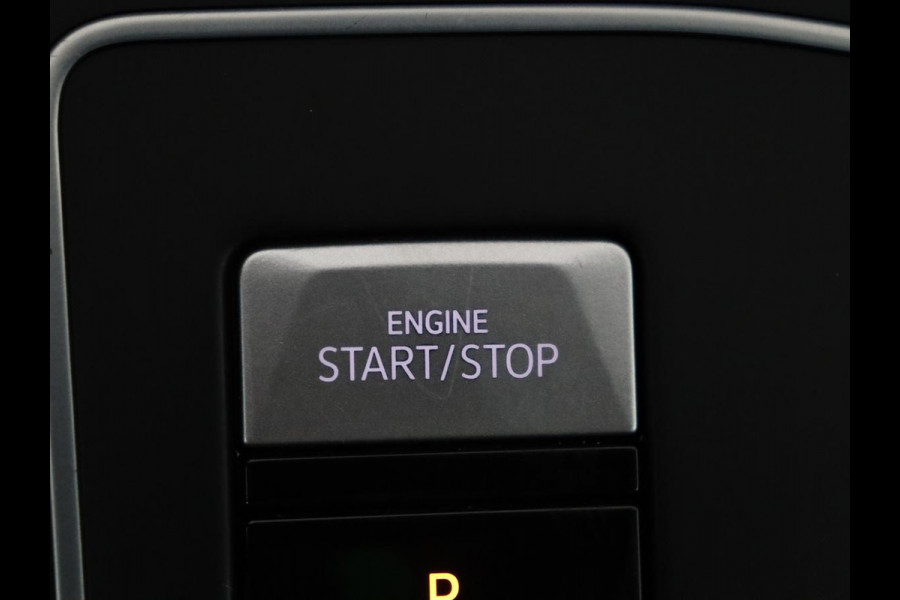 Volkswagen Golf 1.5 eTSI Style | Panoramadak | Stoelverwarming | Trekhaak | Massage | Matrix LED | Camera | Carplay | Keyless | Demping Adaptief | Memory | Navigatie | Park Assist | File Assistent Volkswagen Golf 1.5 eTSI Style | Panoramadak | Stoelverwarming | Trekhaak | Massage | Matrix LED | Camera | Carplay | Keyless | Demping Adaptief | Memory | Navigatie | Park Assist | File Assistent