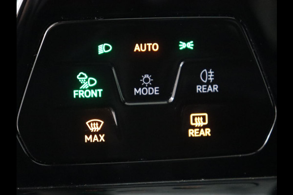 Volkswagen Golf 1.5 eTSI Style | Panoramadak | Stoelverwarming | Trekhaak | Massage | Matrix LED | Camera | Carplay | Keyless | Demping Adaptief | Memory | Navigatie | Park Assist | File Assistent Volkswagen Golf 1.5 eTSI Style | Panoramadak | Stoelverwarming | Trekhaak | Massage | Matrix LED | Camera | Carplay | Keyless | Demping Adaptief | Memory | Navigatie | Park Assist | File Assistent