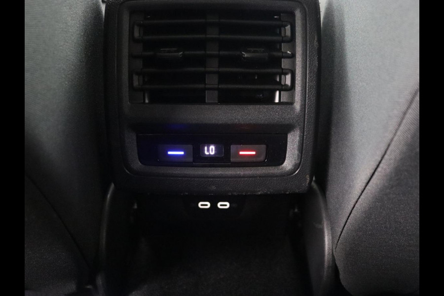 Volkswagen Golf 1.5 eTSI Style | Panoramadak | Stoelverwarming | Trekhaak | Massage | Matrix LED | Camera | Carplay | Keyless | Demping Adaptief | Memory | Navigatie | Park Assist | File Assistent Volkswagen Golf 1.5 eTSI Style | Panoramadak | Stoelverwarming | Trekhaak | Massage | Matrix LED | Camera | Carplay | Keyless | Demping Adaptief | Memory | Navigatie | Park Assist | File Assistent