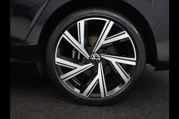 Volkswagen Golf 1.5 eTSI Style | Panoramadak | Stoelverwarming | Trekhaak | Massage | Matrix LED | Camera | Carplay | Keyless | Demping Adaptief | Memory | Navigatie | Park Assist | File Assistent Volkswagen Golf 1.5 eTSI Style | Panoramadak | Stoelverwarming | Trekhaak | Massage | Matrix LED | Camera | Carplay | Keyless | Demping Adaptief | Memory | Navigatie | Park Assist | File Assistent