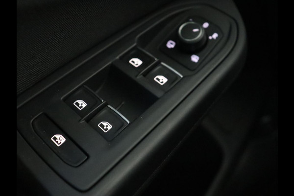 Volkswagen Golf 1.5 eTSI Style | Panoramadak | Stoelverwarming | Trekhaak | Massage | Matrix LED | Camera | Carplay | Keyless | Demping Adaptief | Memory | Navigatie | Park Assist | File Assistent Volkswagen Golf 1.5 eTSI Style | Panoramadak | Stoelverwarming | Trekhaak | Massage | Matrix LED | Camera | Carplay | Keyless | Demping Adaptief | Memory | Navigatie | Park Assist | File Assistent