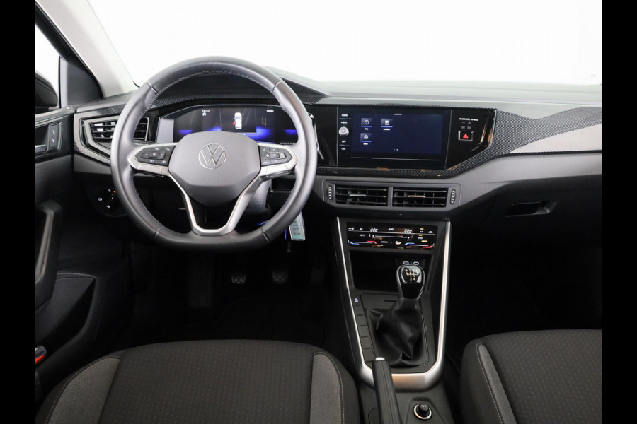 Volkswagen Polo 1.0 TSI Life Edition 95 pk | Verlengde garantie | Navigatie via App | Parkeersensoren achter | Achteruitrijcamera | Autom. airco | Volkswagen Polo 1.0 TSI Life Edition 95 pk | Verlengde garantie | Navigatie via App | Parkeersensoren achter | Achteruitrijcamera | Autom. airco |