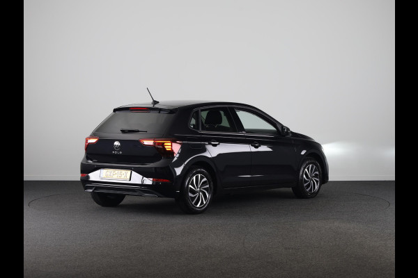 Volkswagen Polo 1.0 TSI Life Edition 95 pk | Verlengde garantie | Navigatie via App | Parkeersensoren achter | Achteruitrijcamera | Autom. airco | Volkswagen Polo 1.0 TSI Life Edition 95 pk | Verlengde garantie | Navigatie via App | Parkeersensoren achter | Achteruitrijcamera | Autom. airco |