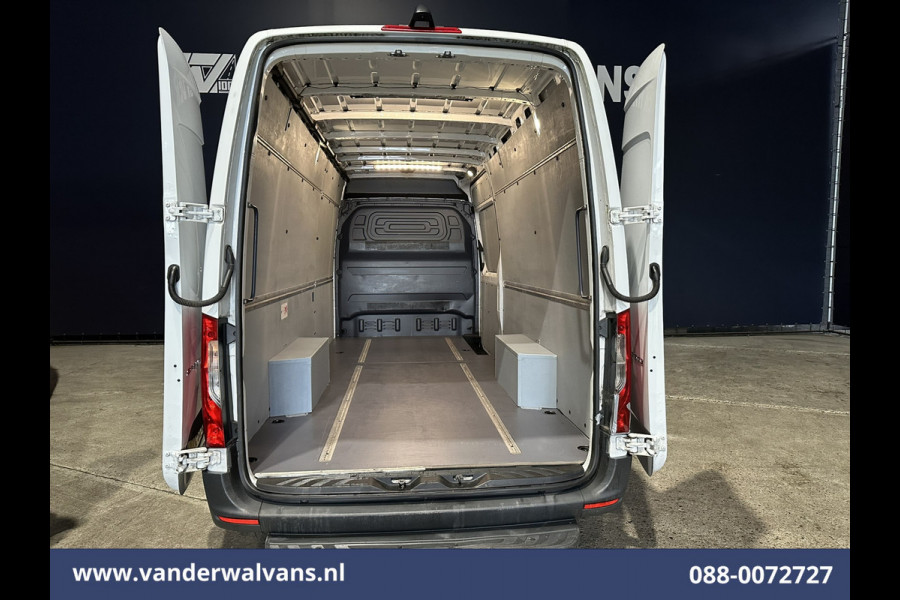 Mercedes-Benz Sprinter 315 CDI 150pk L3H2 Euro6 Airco | Camera | Navigatie | Chauffeursstoel 270 Graden achterdeuren, Cruisecontrol, Stoelverwarming, Parkeersensoren, Bijrijdersbank Mercedes-Benz Sprinter 315 CDI 150pk L3H2 Euro6 Airco | Camera | Navigatie | Chauffeursstoel 270 Graden achterdeuren, Cruisecontrol, Stoelverwarming, Parkeersensoren, Bijrijdersbank