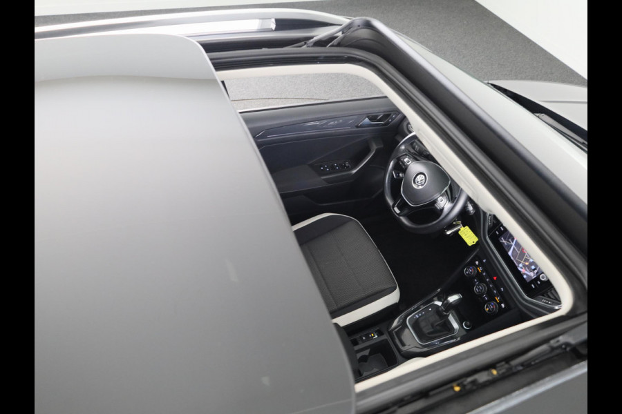 Volkswagen T-Roc 1.5 TSI Sport | DSG Automaat | Panoramadak | Automatische airco | LED koplampen | Navigatie | Carplay | Volkswagen T-Roc 1.5 TSI Sport | DSG Automaat | Panoramadak | Automatische airco | LED koplampen | Navigatie | Carplay |
