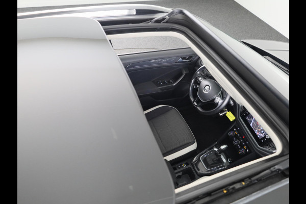 Volkswagen T-Roc 1.5 TSI Sport | DSG Automaat | Panoramadak | Automatische airco | LED koplampen | Navigatie | Carplay | Volkswagen T-Roc 1.5 TSI Sport | DSG Automaat | Panoramadak | Automatische airco | LED koplampen | Navigatie | Carplay |