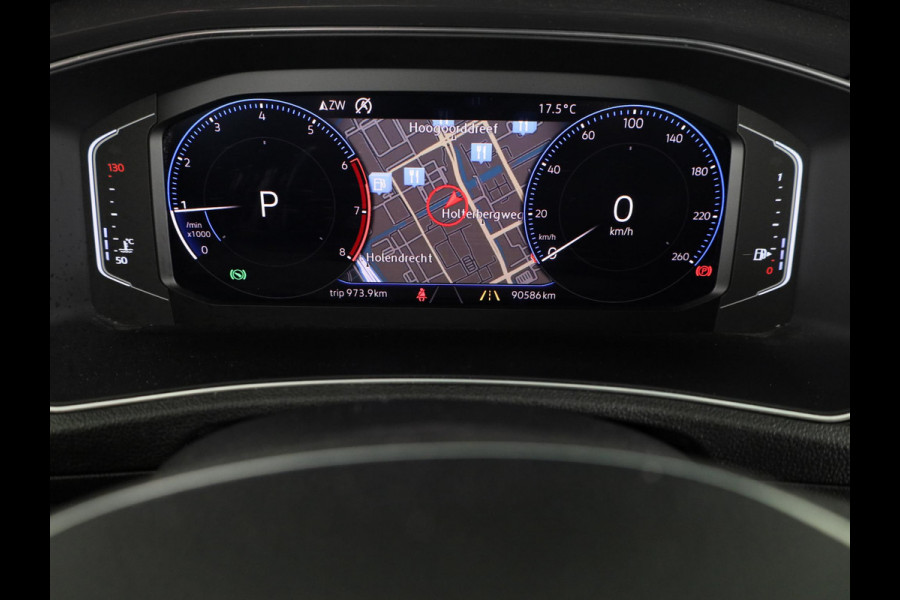 Volkswagen T-Roc 1.5 TSI Sport | DSG Automaat | Panoramadak | Automatische airco | LED koplampen | Navigatie | Carplay | Volkswagen T-Roc 1.5 TSI Sport | DSG Automaat | Panoramadak | Automatische airco | LED koplampen | Navigatie | Carplay |