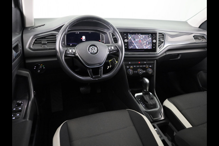 Volkswagen T-Roc 1.5 TSI Sport | DSG Automaat | Panoramadak | Automatische airco | LED koplampen | Navigatie | Carplay | Volkswagen T-Roc 1.5 TSI Sport | DSG Automaat | Panoramadak | Automatische airco | LED koplampen | Navigatie | Carplay |