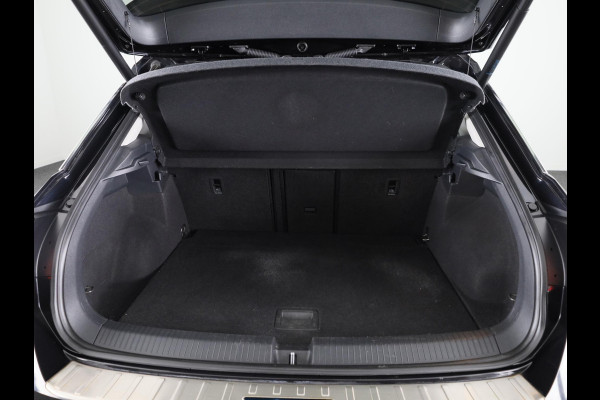 Volkswagen T-Roc 1.5 TSI Sport | DSG Automaat | Panoramadak | Automatische airco | LED koplampen | Navigatie | Carplay | Volkswagen T-Roc 1.5 TSI Sport | DSG Automaat | Panoramadak | Automatische airco | LED koplampen | Navigatie | Carplay |