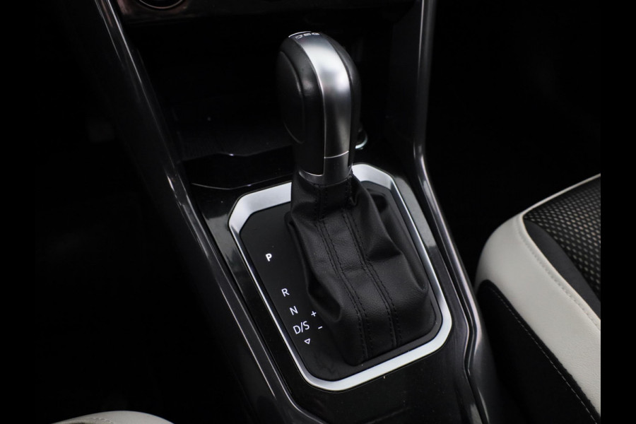 Volkswagen T-Roc 1.5 TSI Sport | DSG Automaat | Panoramadak | Automatische airco | LED koplampen | Navigatie | Carplay | Volkswagen T-Roc 1.5 TSI Sport | DSG Automaat | Panoramadak | Automatische airco | LED koplampen | Navigatie | Carplay |