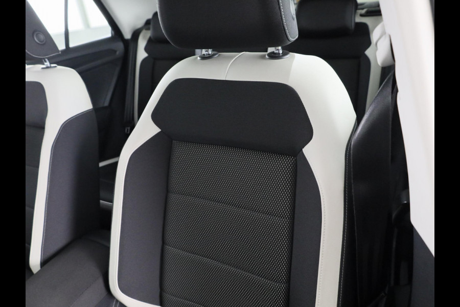 Volkswagen T-Roc 1.5 TSI Sport | DSG Automaat | Panoramadak | Automatische airco | LED koplampen | Navigatie | Carplay | Volkswagen T-Roc 1.5 TSI Sport | DSG Automaat | Panoramadak | Automatische airco | LED koplampen | Navigatie | Carplay |