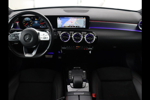 Mercedes-Benz A-Klasse 200 AMG | Panoramadak | Carplay | Memory | Matrix LED | Leder/Alcantara | Keyless | Sfeerverlichting | Camera | Park Assist | Navigatie | Widescreen Mercedes-Benz A-Klasse 200 AMG | Panoramadak | Carplay | Memory | Matrix LED | Leder/Alcantara | Keyless | Sfeerverlichting | Camera | Park Assist | Navigatie | Widescreen