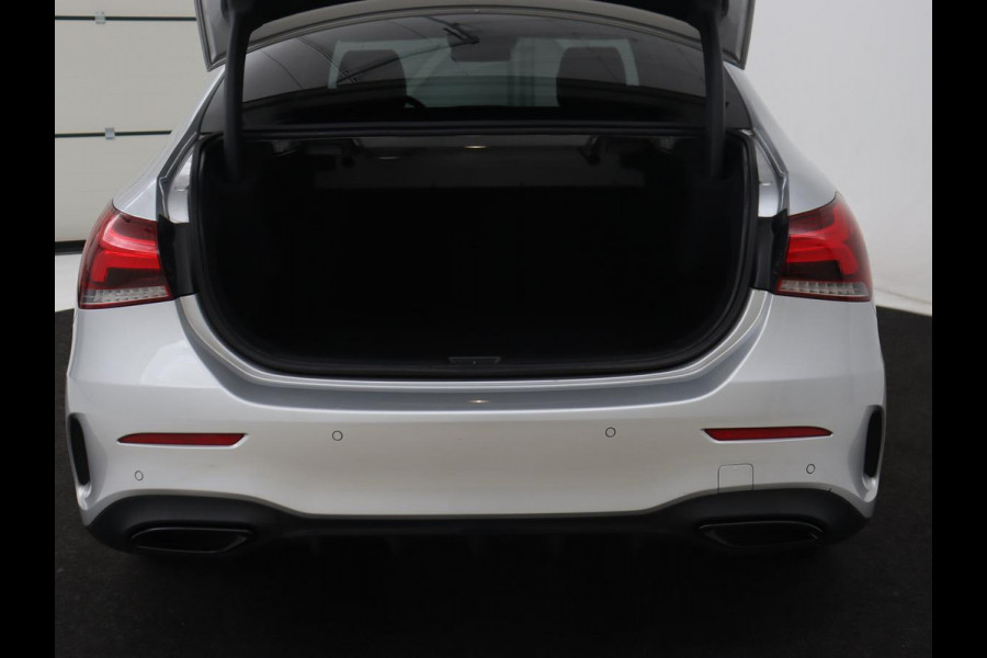 Mercedes-Benz A-Klasse 200 AMG | Panoramadak | Carplay | Memory | Matrix LED | Leder/Alcantara | Keyless | Sfeerverlichting | Camera | Park Assist | Navigatie | Widescreen Mercedes-Benz A-Klasse 200 AMG | Panoramadak | Carplay | Memory | Matrix LED | Leder/Alcantara | Keyless | Sfeerverlichting | Camera | Park Assist | Navigatie | Widescreen