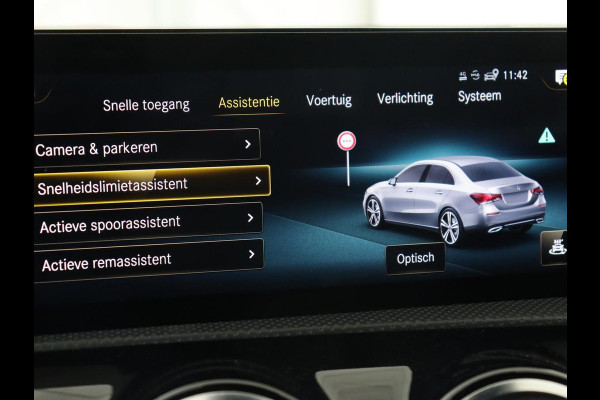 Mercedes-Benz A-Klasse 200 AMG | Panoramadak | Carplay | Memory | Matrix LED | Leder/Alcantara | Keyless | Sfeerverlichting | Camera | Park Assist | Navigatie | Widescreen Mercedes-Benz A-Klasse 200 AMG | Panoramadak | Carplay | Memory | Matrix LED | Leder/Alcantara | Keyless | Sfeerverlichting | Camera | Park Assist | Navigatie | Widescreen