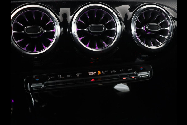 Mercedes-Benz A-Klasse 200 AMG | Panoramadak | Carplay | Memory | Matrix LED | Leder/Alcantara | Keyless | Sfeerverlichting | Camera | Park Assist | Navigatie | Widescreen Mercedes-Benz A-Klasse 200 AMG | Panoramadak | Carplay | Memory | Matrix LED | Leder/Alcantara | Keyless | Sfeerverlichting | Camera | Park Assist | Navigatie | Widescreen