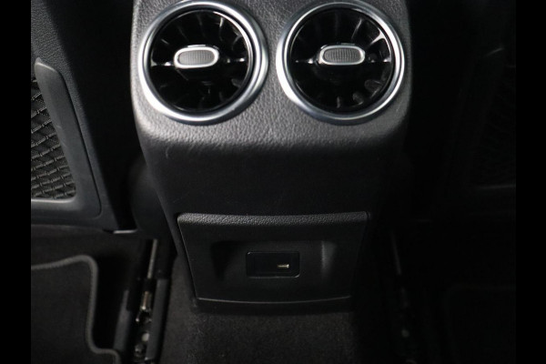 Mercedes-Benz A-Klasse 200 AMG | Panoramadak | Carplay | Memory | Matrix LED | Leder/Alcantara | Keyless | Sfeerverlichting | Camera | Park Assist | Navigatie | Widescreen Mercedes-Benz A-Klasse 200 AMG | Panoramadak | Carplay | Memory | Matrix LED | Leder/Alcantara | Keyless | Sfeerverlichting | Camera | Park Assist | Navigatie | Widescreen